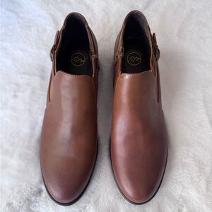 White Mountain Chestnut Brown Leather Ankle Boots Size 11